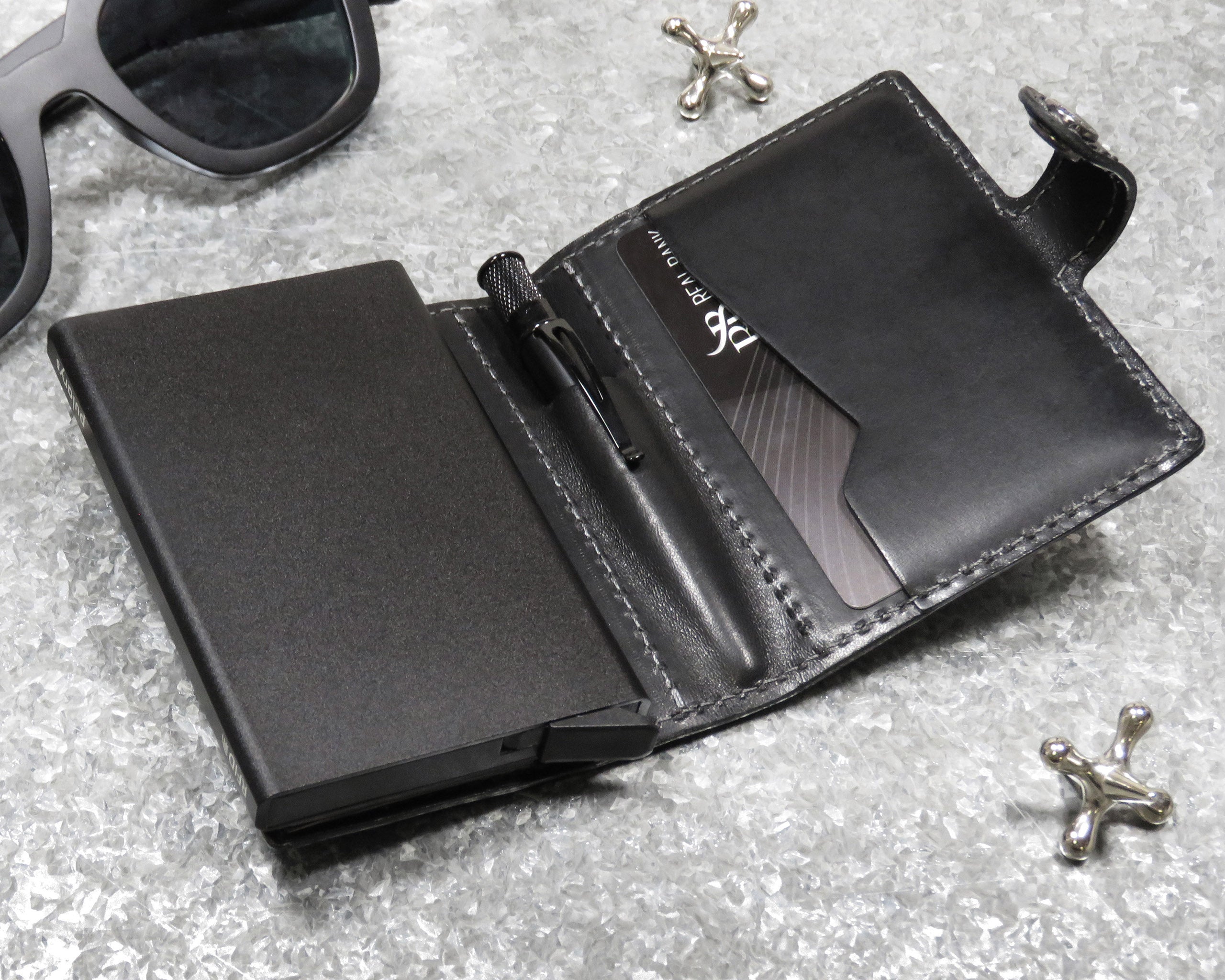 Retro51 Modern Traveler Wallet - Black With Stealth Tornado™ Elite Pen