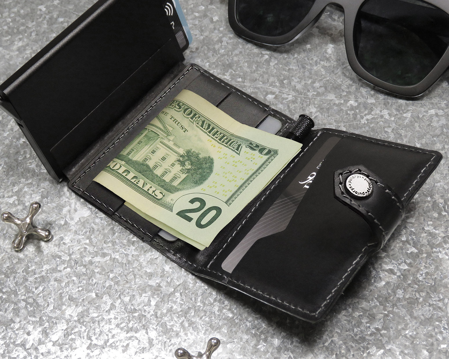Retro51 Modern Traveler Wallet - Black With Stealth Tornado™ Elite Pen