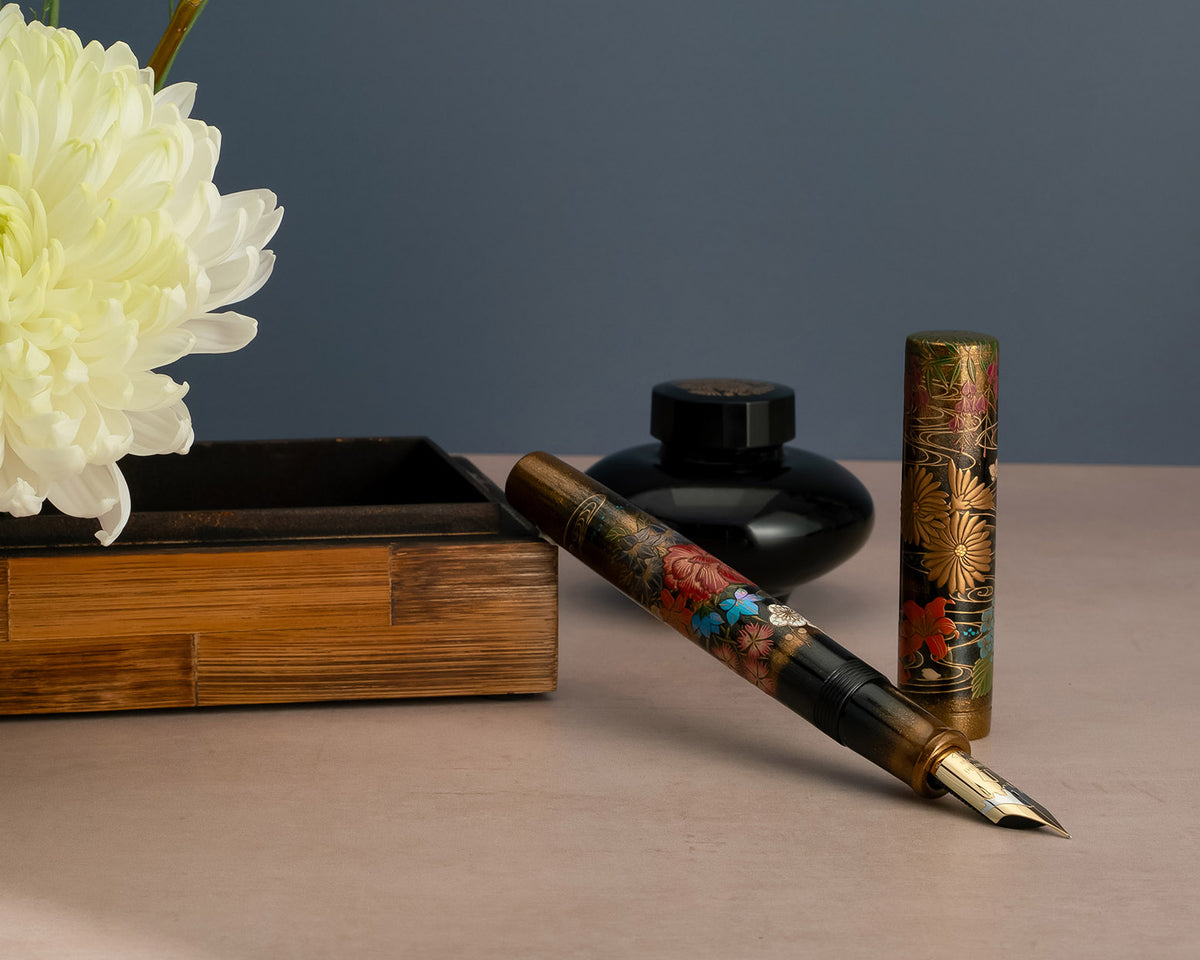 Namiki Emperor Blooming Flowers in Profusion Fountain Pen - Medium 18K Nib - Limited Edition