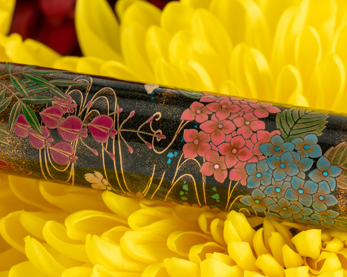 Namiki Emperor Blooming Flowers in Profusion Fountain Pen - Medium 18K Nib - Limited Edition