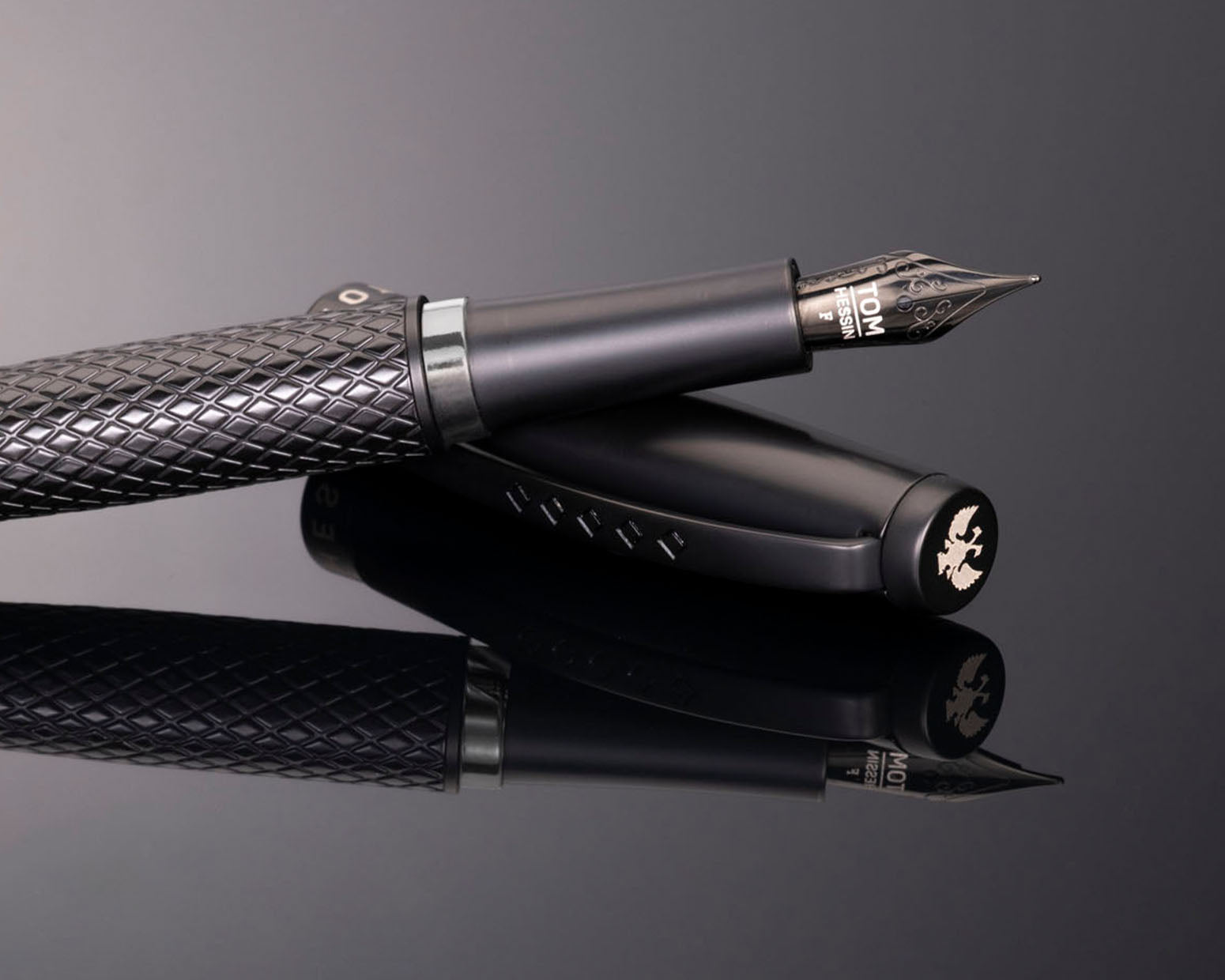 Tom Hessin Magnetic Series Carbon Fountain Pen with Matte Black Trim