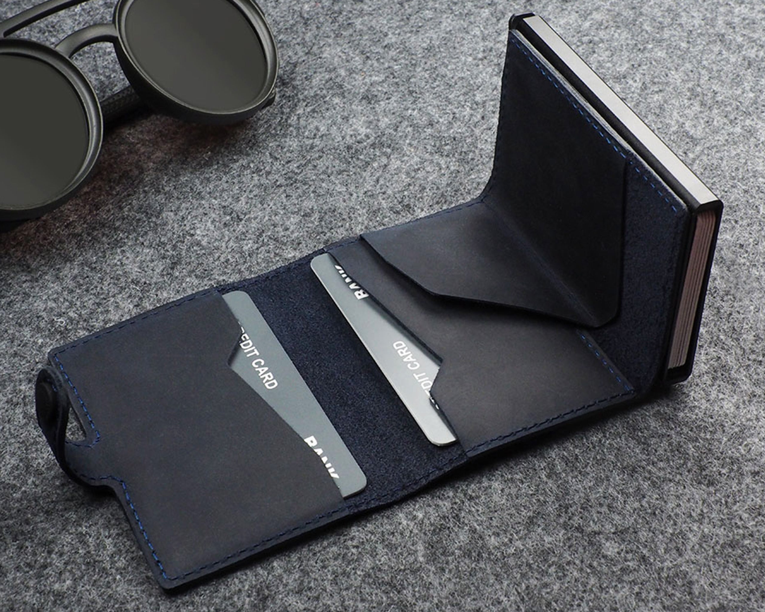 Pularys HIKER Wallet - Hunter Leather in Navy