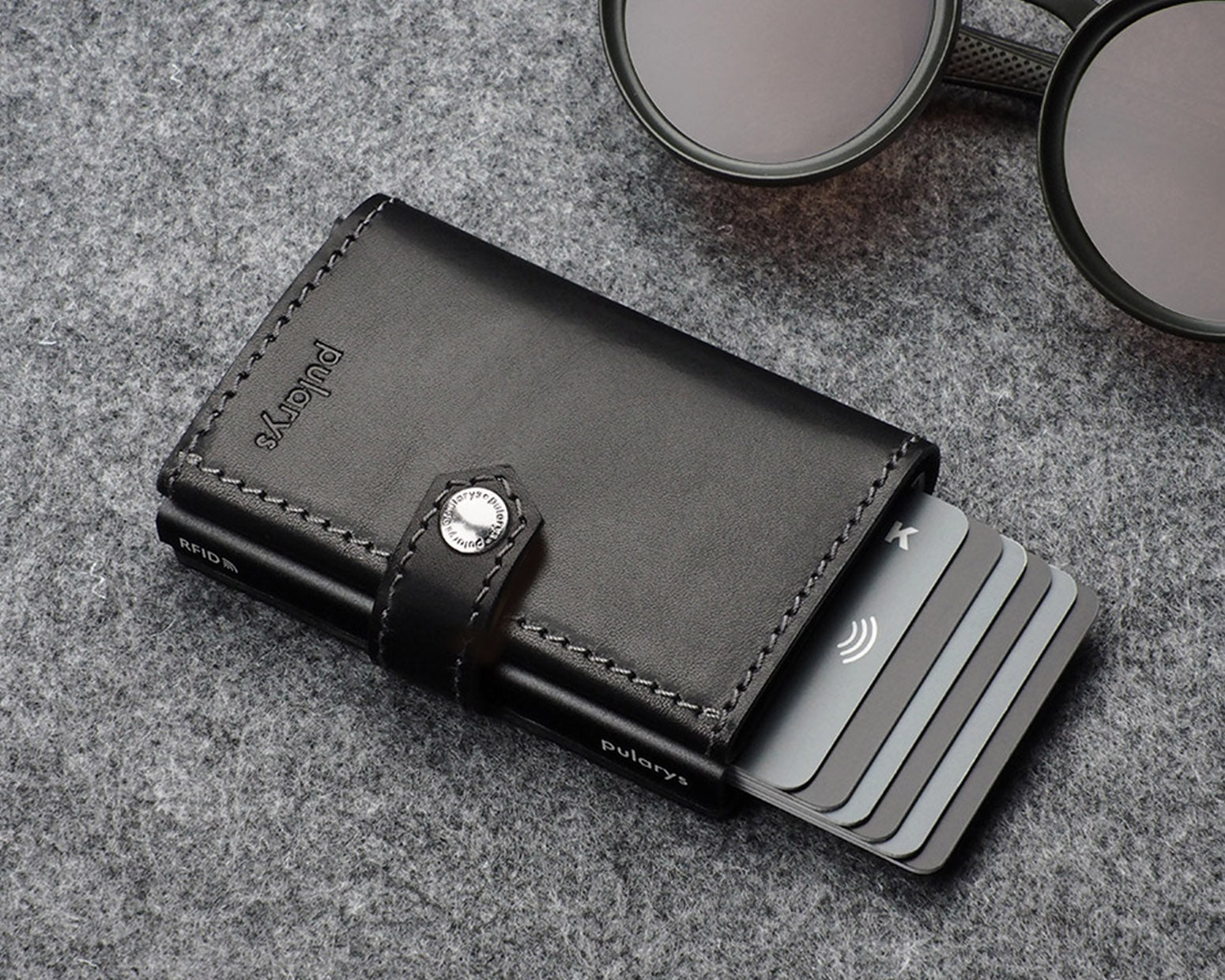 Pularys HIKER Wallet for AirTag - Nomad Leather in Black