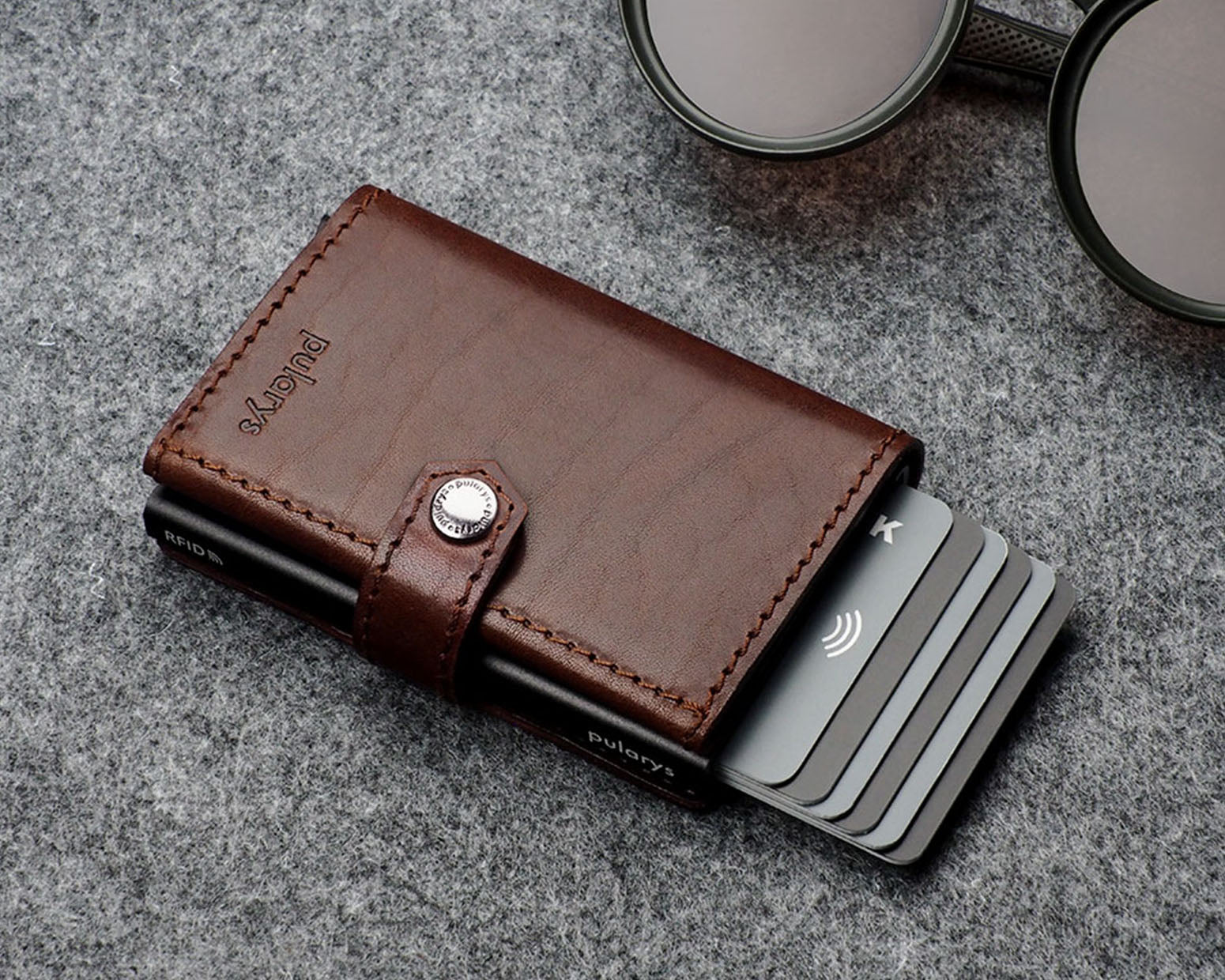 Pularys HIKER Wallet for AirTag - Nomad Leather in Brown