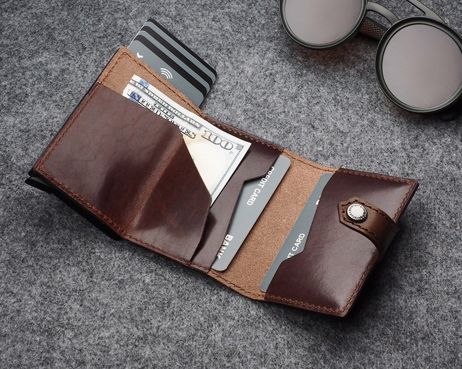 Pularys HIKER Wallet for AirTag - Nomad Leather in Brown